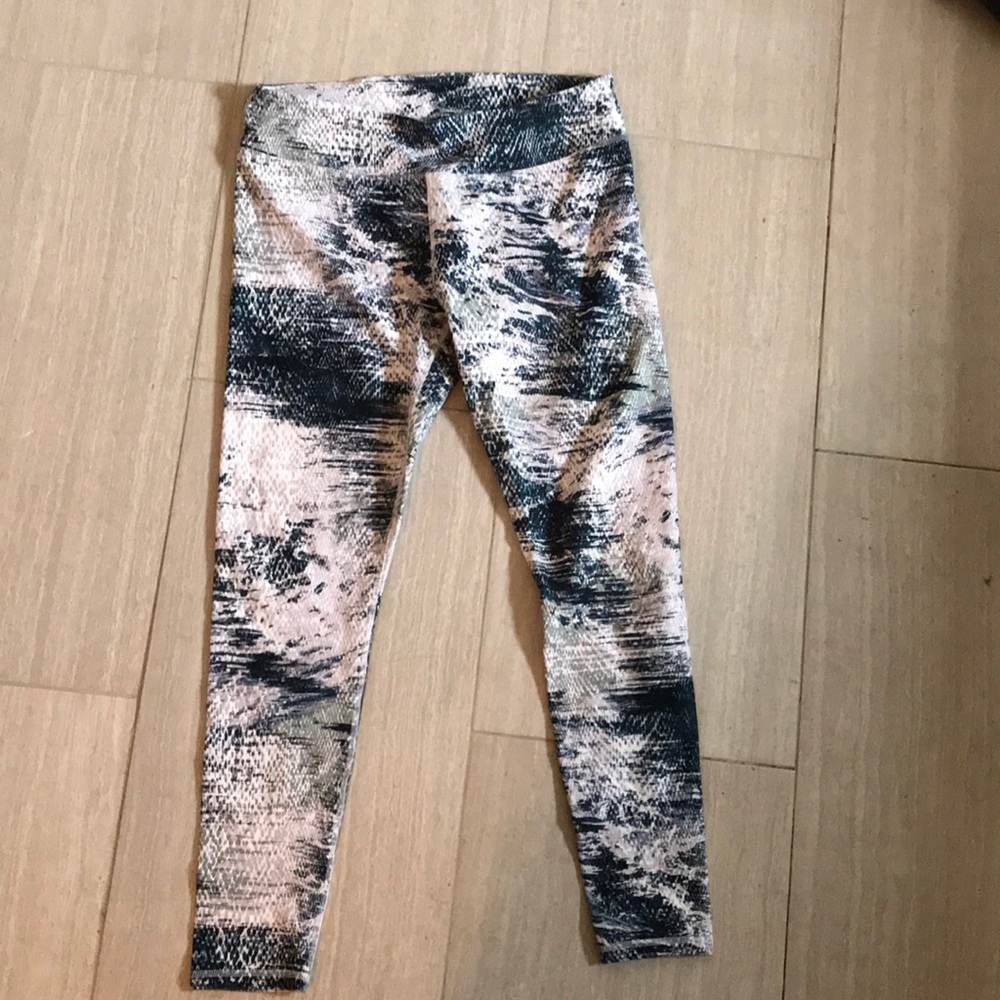 Reptilian designed leggings